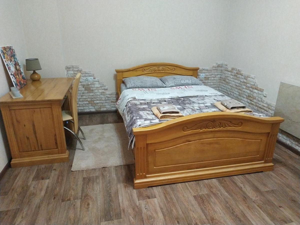 Apartment In The Center Of Old Town Kamianets-Podilskyi Exterior foto